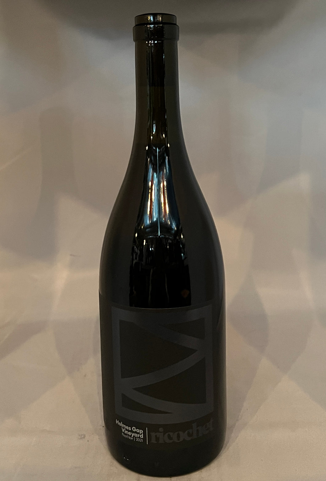 Ricochet Holmes Gap Pinot Noir 2022, Van Duzer Corridor, Willamette Valley